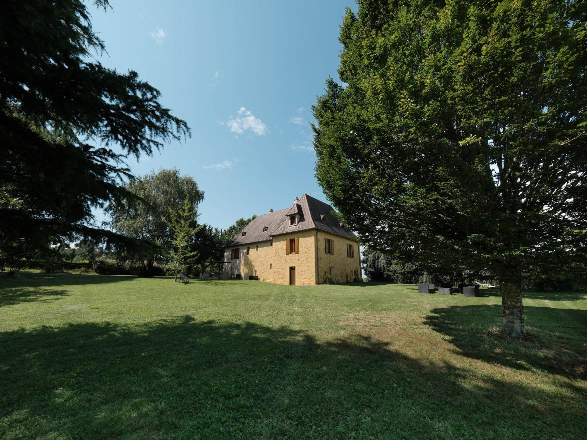 Grande Maison En Perigord A 10 Mn De Sarlat Marquay Exteriér fotografie